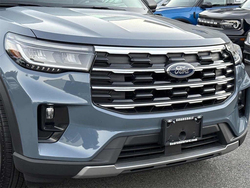 Used 2025 Ford Explorer Active w/ Active Comfort Package image 7