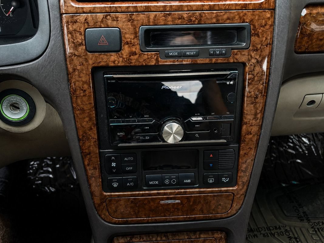 Used 2005 Hyundai XG350 L FWD image 17