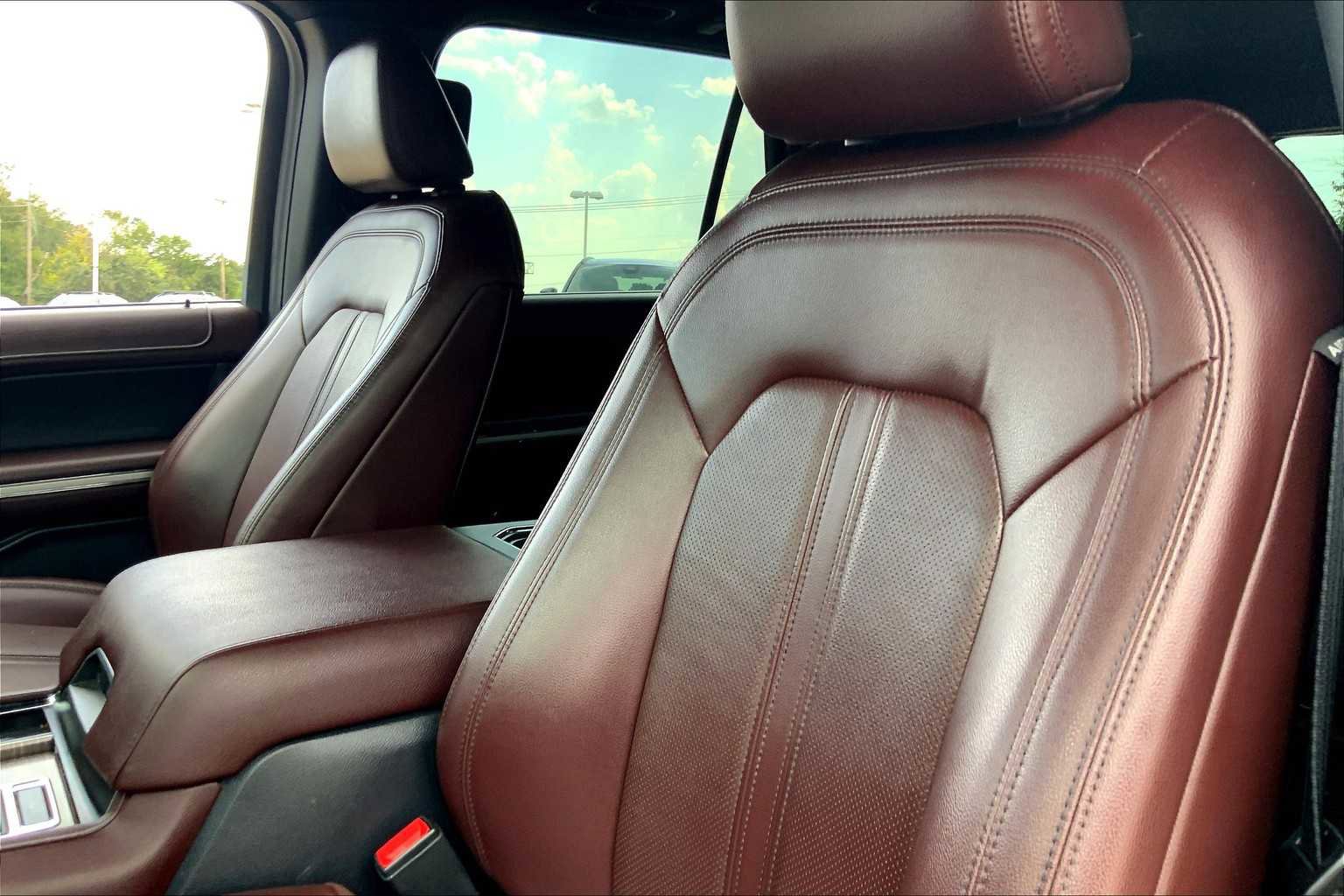 Used 2022 Ford Expedition Limited image 7