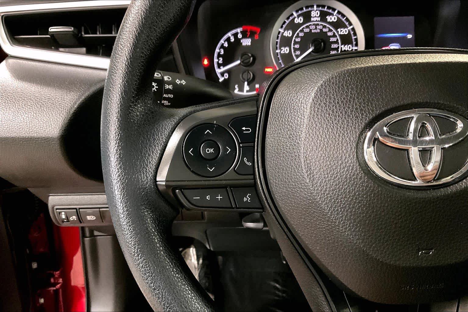 Used 2022 Toyota Corolla LE FWD image 23
