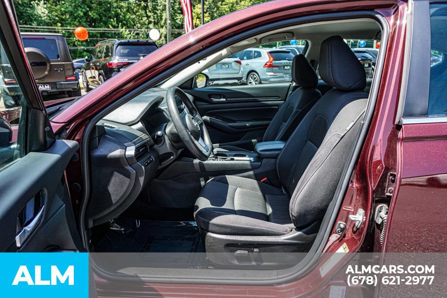 Used 2025 Nissan Altima 2.5 SV FWD image 18