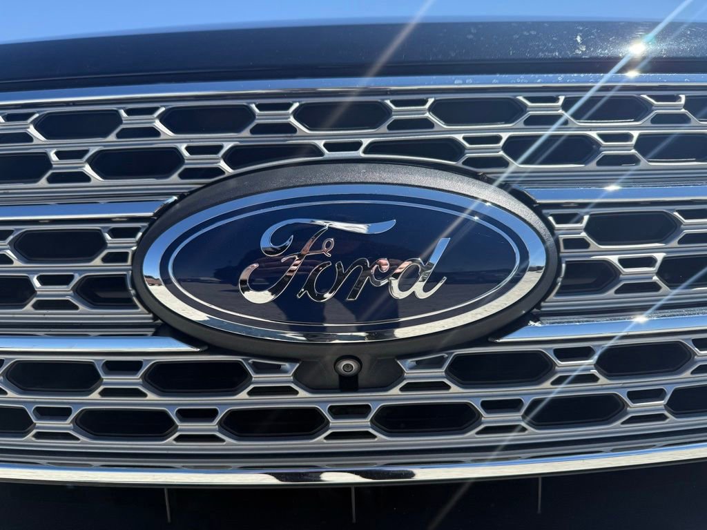 Used 2021 Ford Explorer Limited w/ Equipment Group 301A image 19