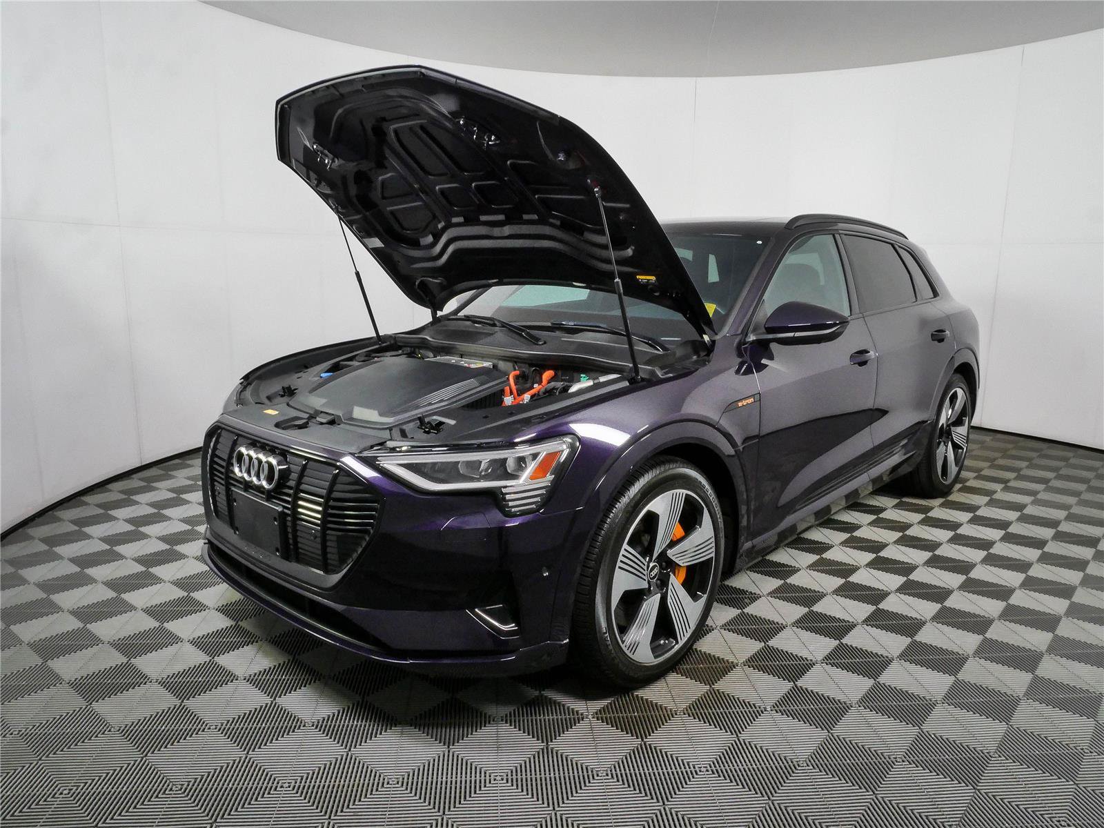 Used 2023 Audi e-tron Premium Plus w/ Premium Plus Package AWD/4WD image 35