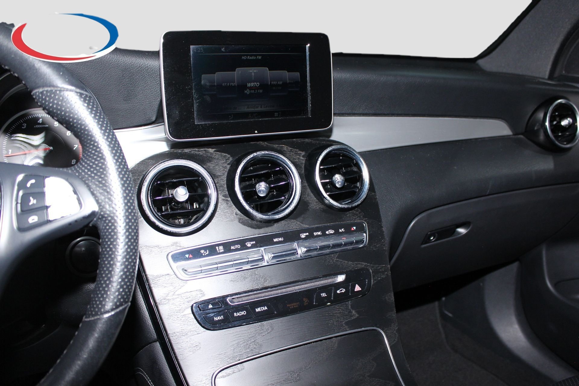 Used 2019 Mercedes-Benz GLC 300 image 26