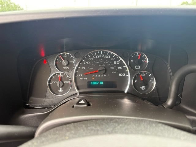 Used 2025 GMC Savana 2500 w/ Driver Convenience Package RWD image 32