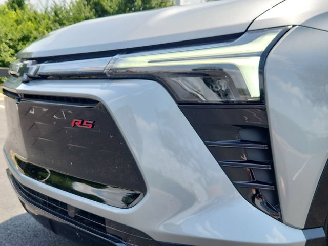 New 2026 Chevrolet Blazer EV RS w/ LPO, Blackout Package FWD image 10