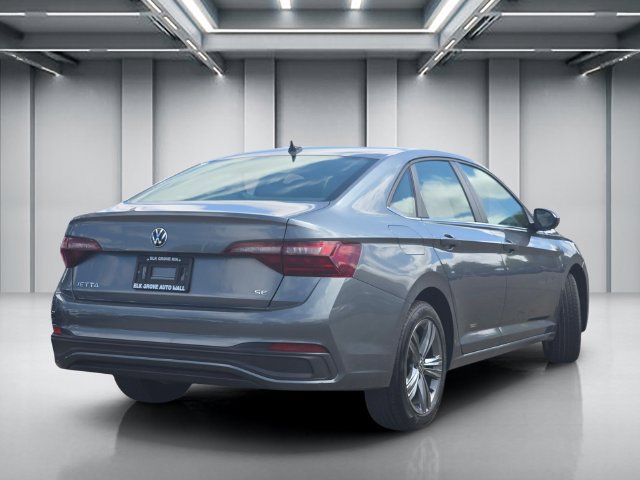 Used 2024 Volkswagen Jetta SE FWD image 4