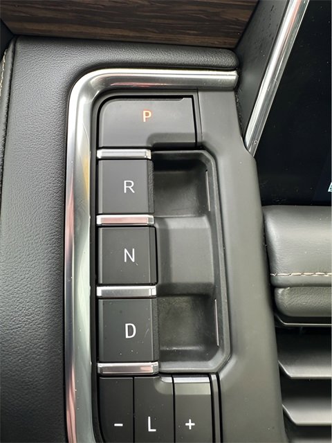 Used 2022 Chevrolet Suburban High Country image 36