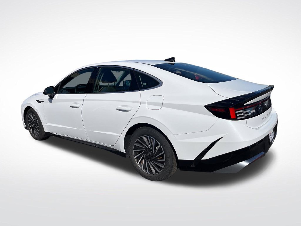 Used 2025 Hyundai Sonata SEL FWD image 3