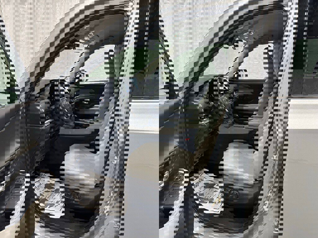 Used 2025 Toyota Grand Highlander AWD image 10