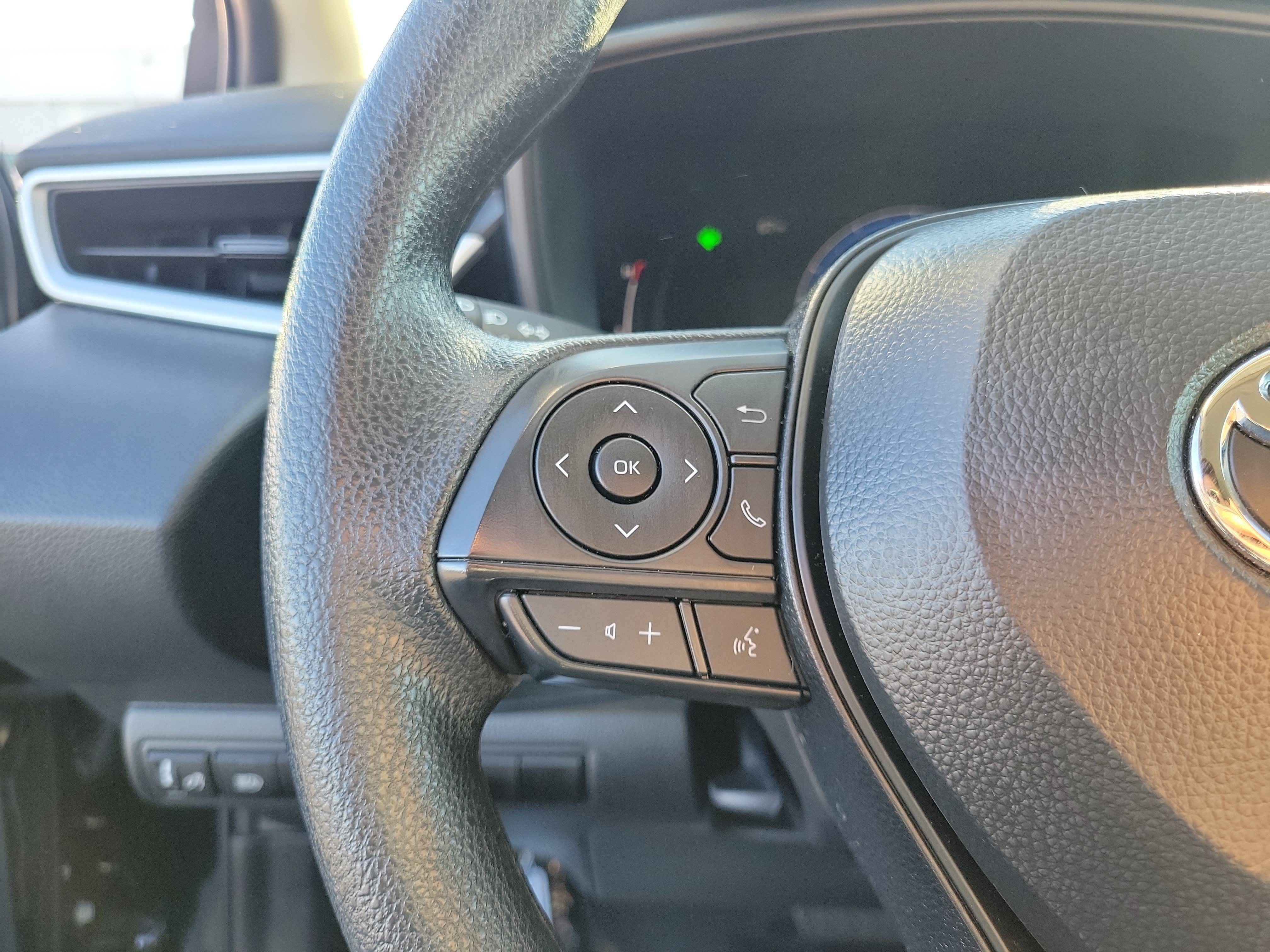 Used 2026 Toyota Corolla LE FWD image 22
