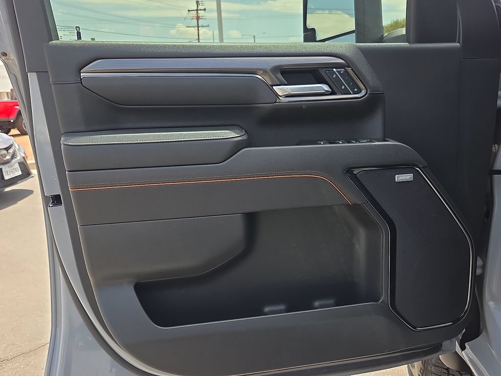 Used 2025 GMC Sierra 2500 AT4 w/ AT4 Premium Plus Package AWD/4WD image 13