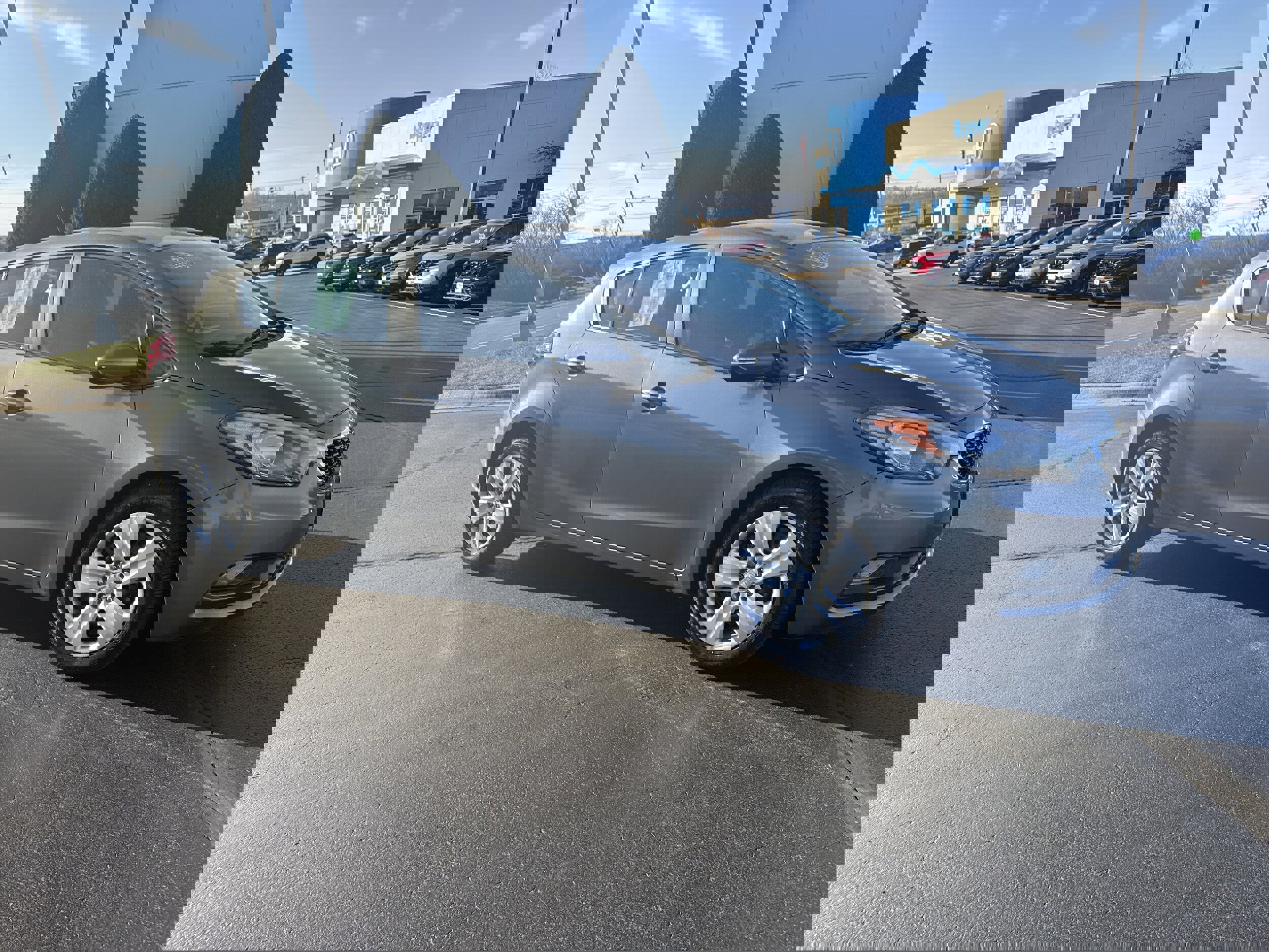 Used 2016 Kia Forte LX image 1