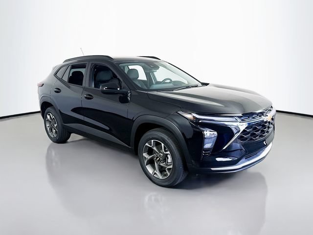 New 2026 Chevrolet Trax LT w/ LT Convenience Package FWD image 2