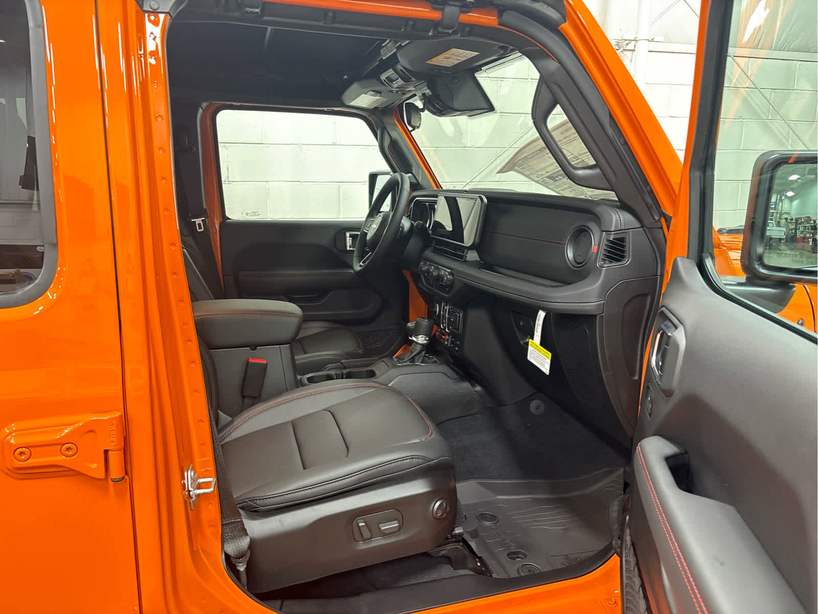 New 2025 Jeep Wrangler Unlimited Rubicon image 32