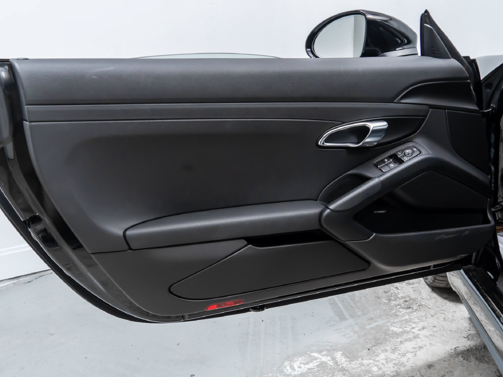 Used 2025 Porsche 718 Cayman RWD image 21