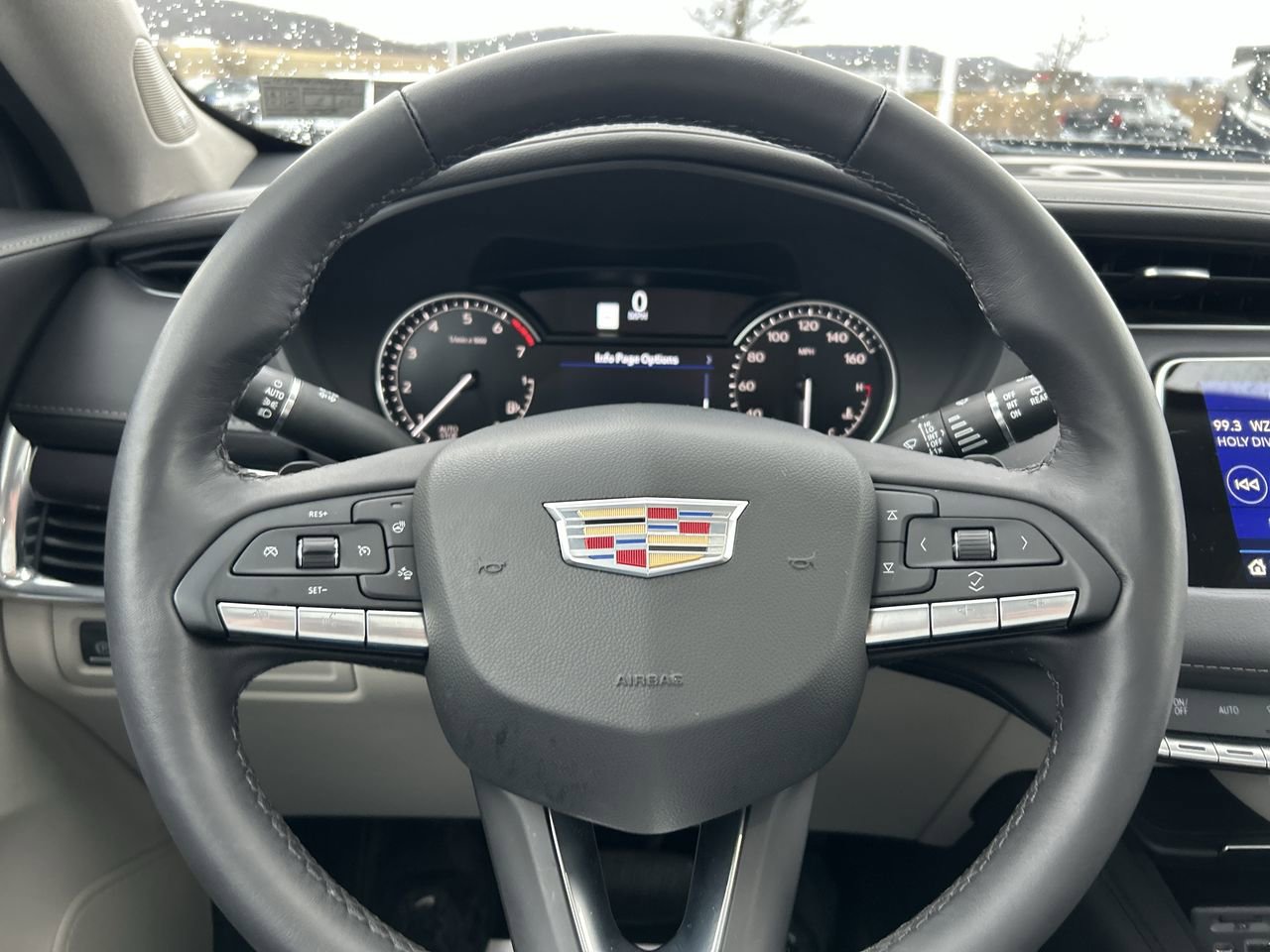 Used 2022 Cadillac XT4 Luxury w/ Cold Weather Package image 25
