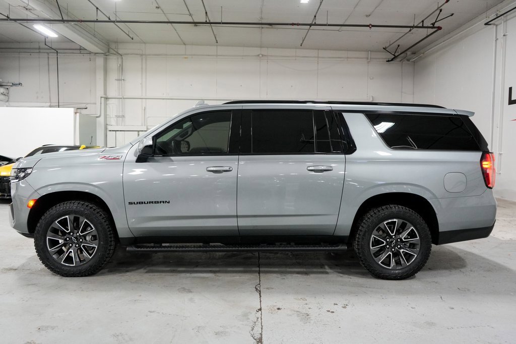 Used 2023 Chevrolet Suburban Z71 image 2