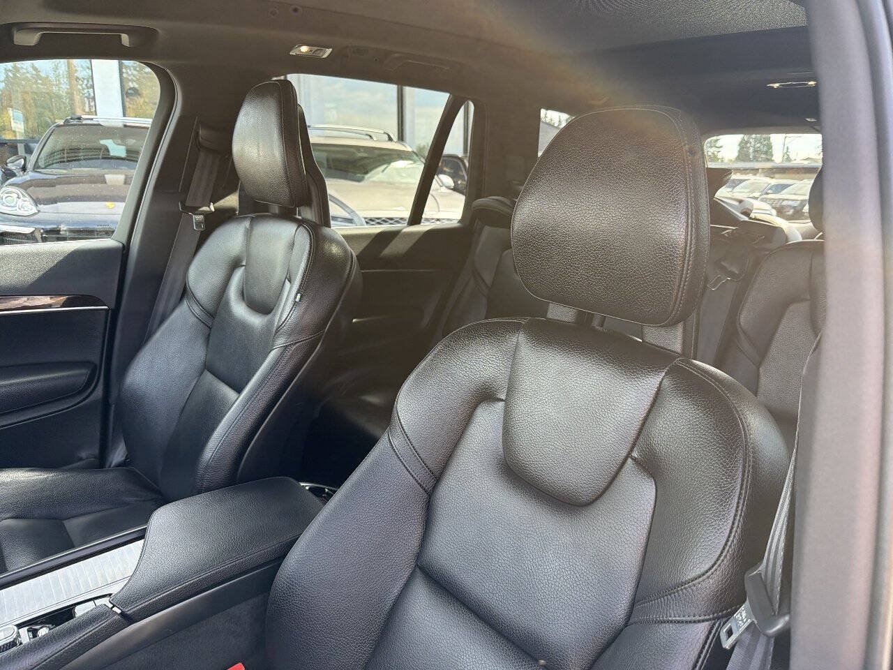 Used 2017 Volvo XC90 T6 Momentum w/ Vision Package AWD/4WD image 39