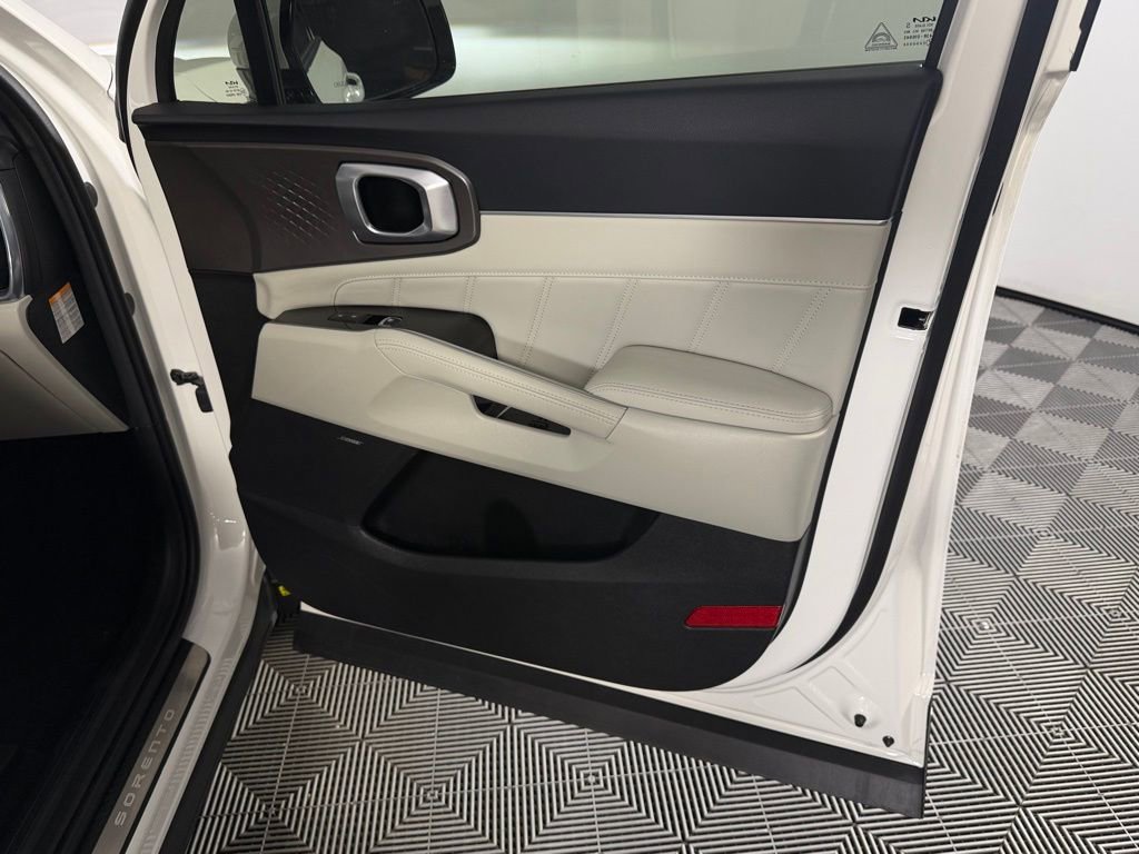 Used 2025 Kia Sorento SX Prestige image 34