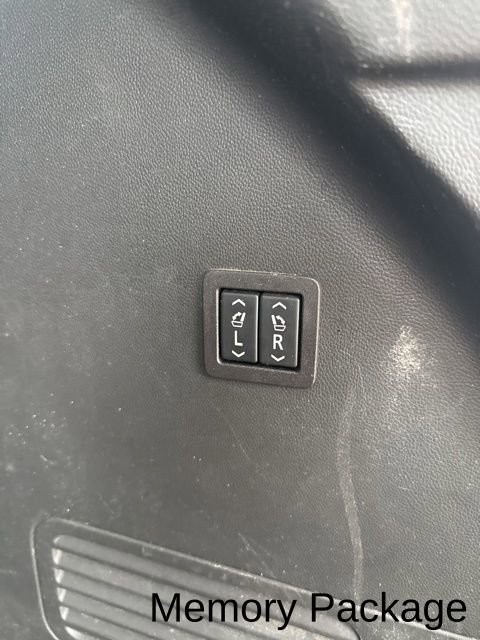 Used 2019 Buick Enclave Avenir w/ Avenir Technology Package AWD/4WD image 24