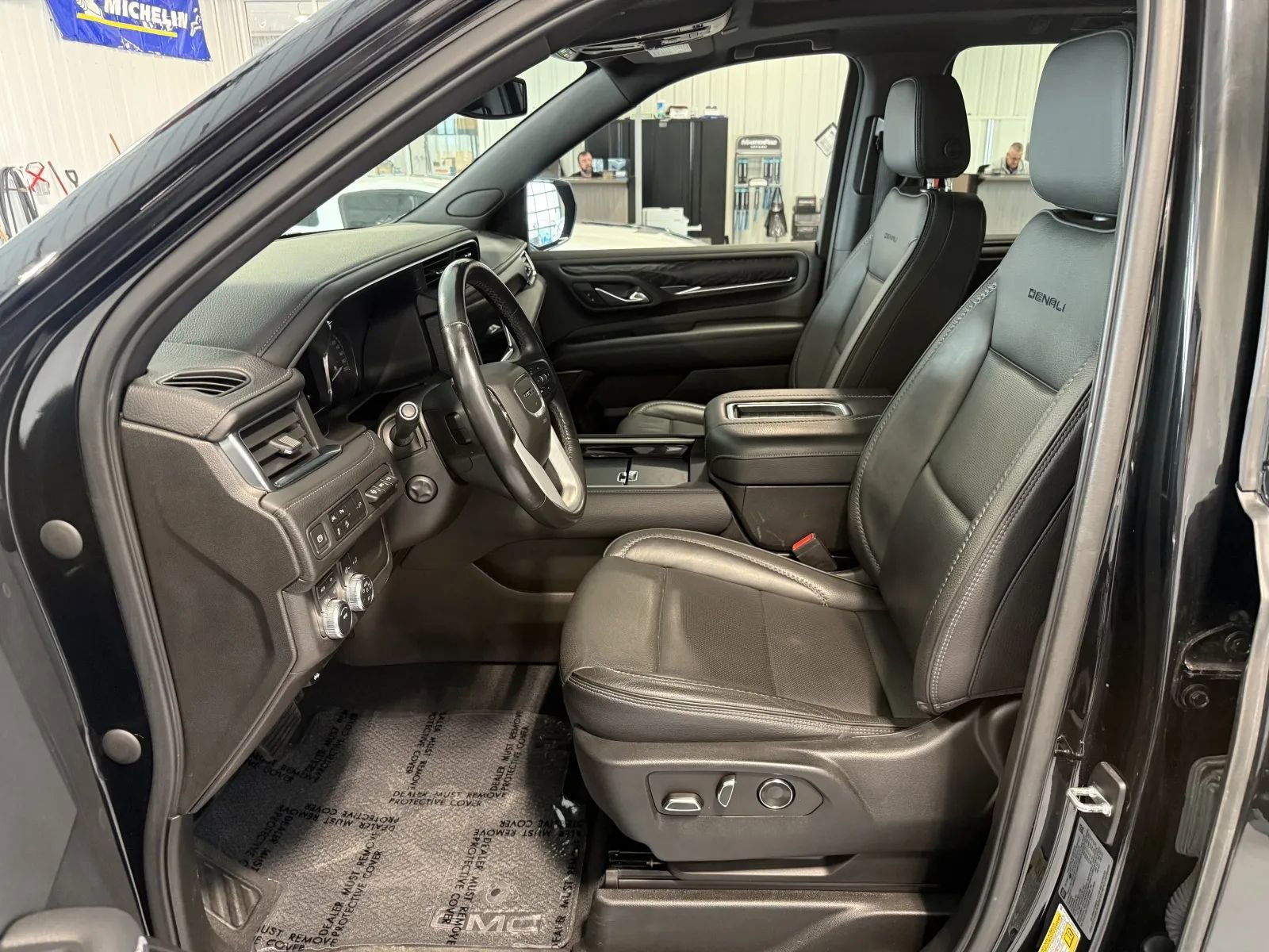 Used 2021 GMC Yukon Denali image 11