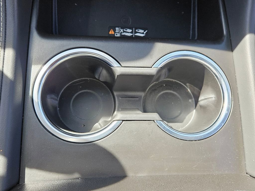 Used 2021 GMC Yukon SLT w/ SLT Premium Package image 23