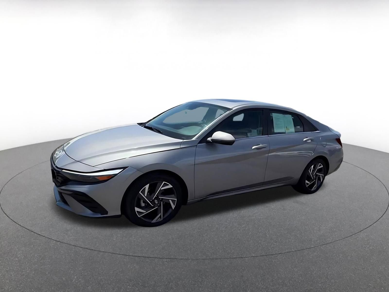 Used 2025 Hyundai Elantra Limited FWD image 8