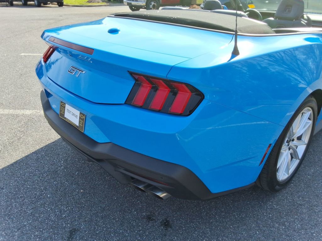 Used 2025 Ford Mustang GT Premium image 15