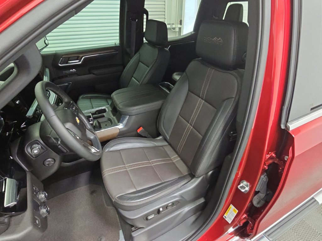 Used 2023 Chevrolet Silverado 1500 High Country RWD image 29