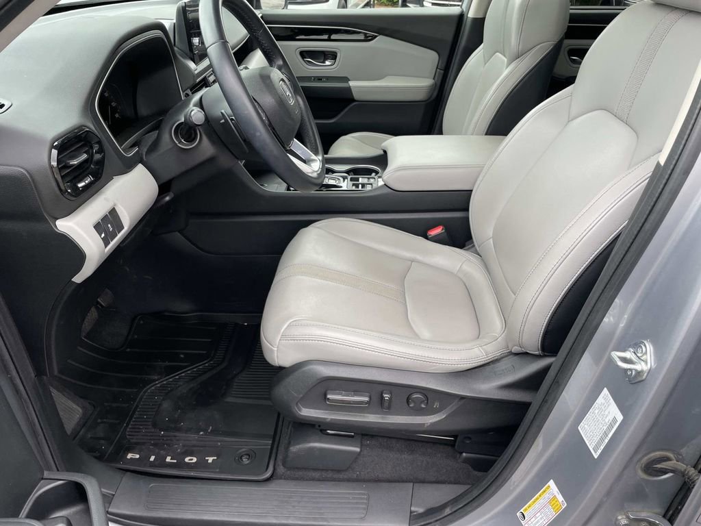 Used 2023 Honda Pilot Touring image 16