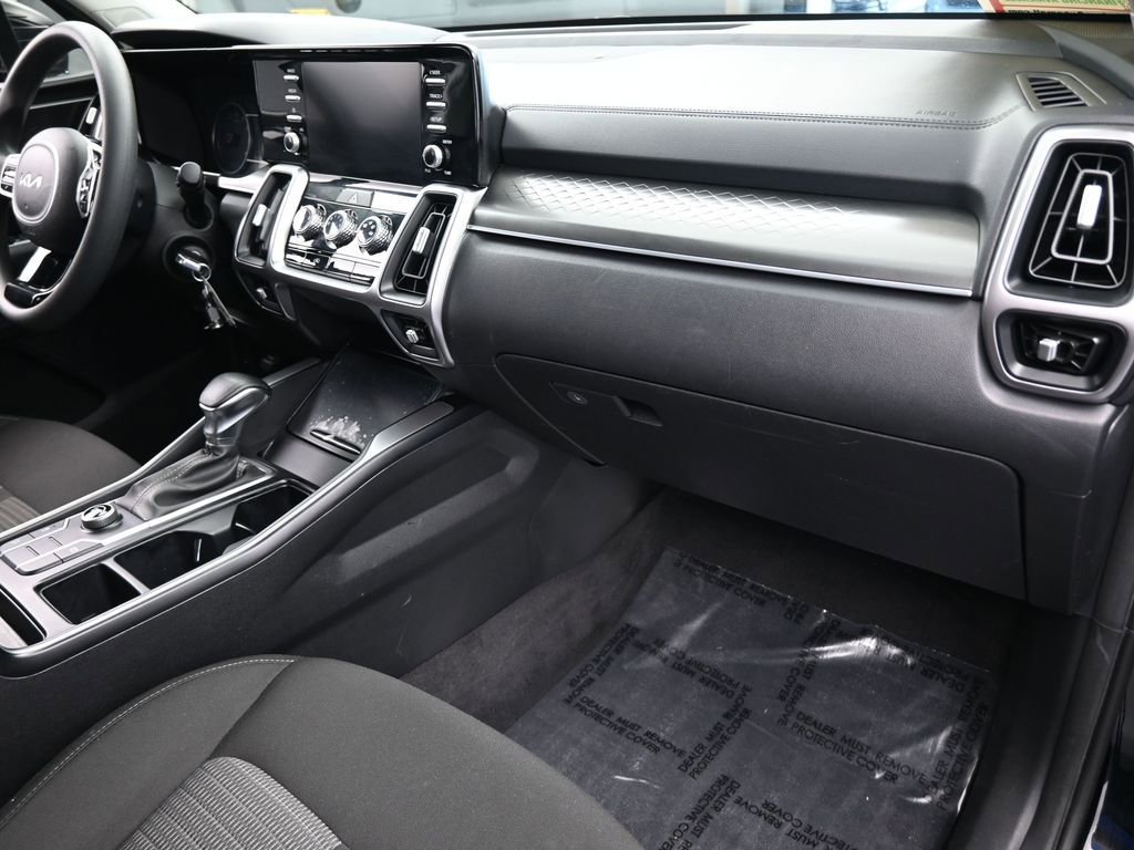 Used 2022 Kia Sorento LX image 43