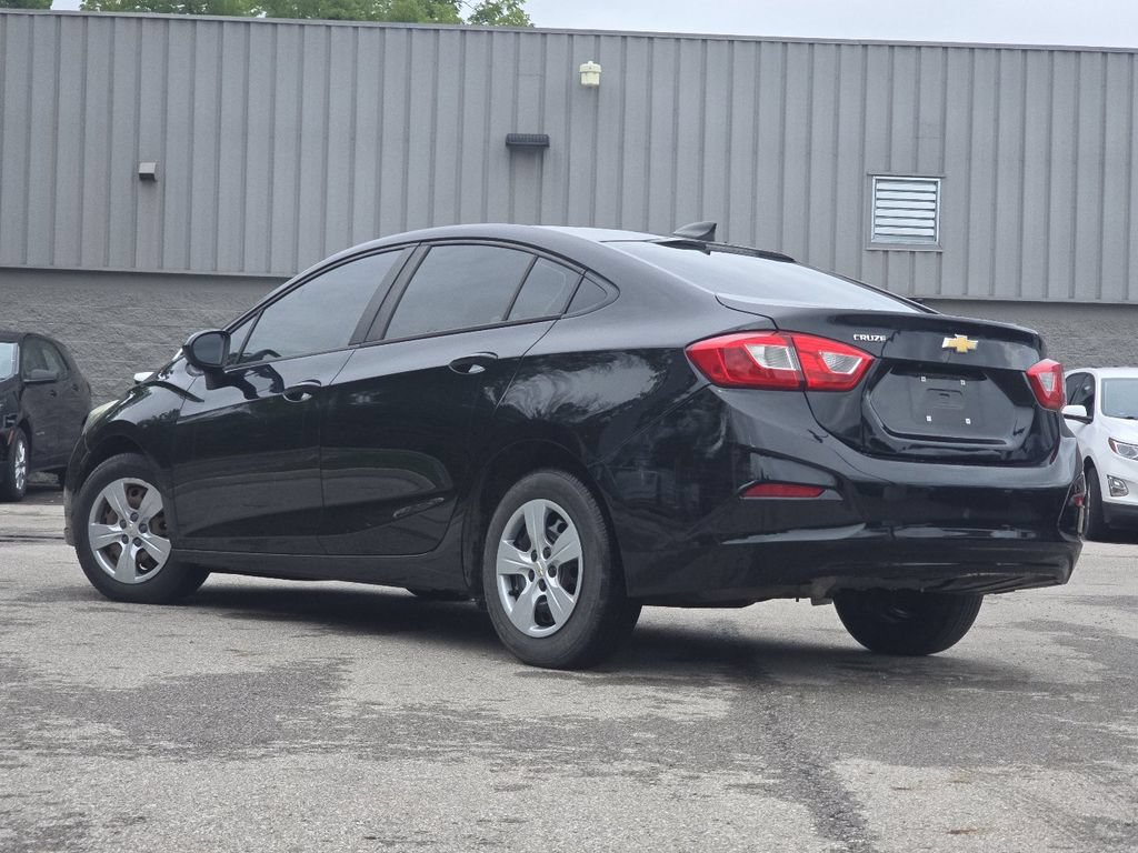 Used 2018 Chevrolet Cruze LS FWD image 9
