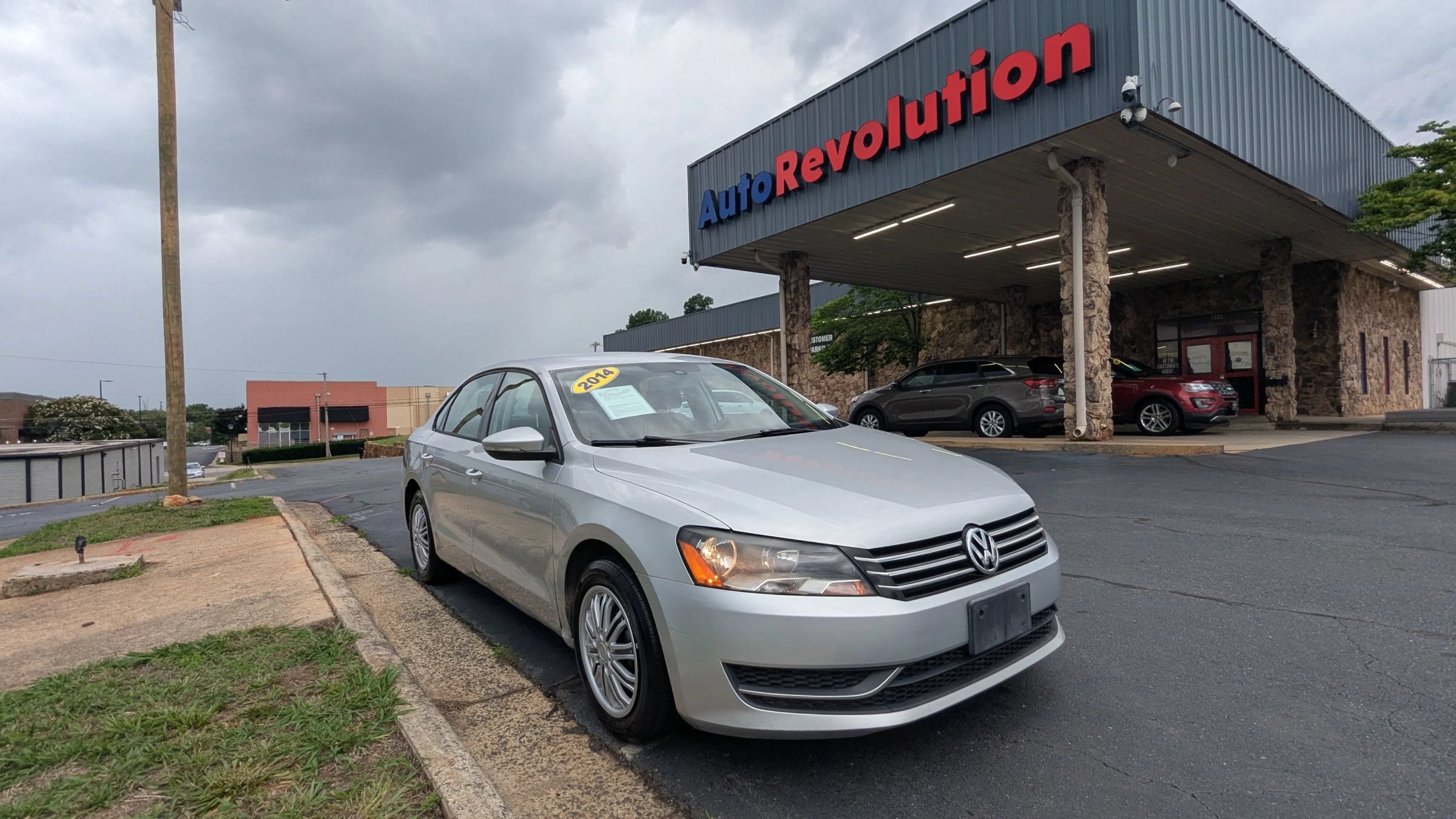 Used 2014 Volkswagen Passat 2.5 S FWD image 1
