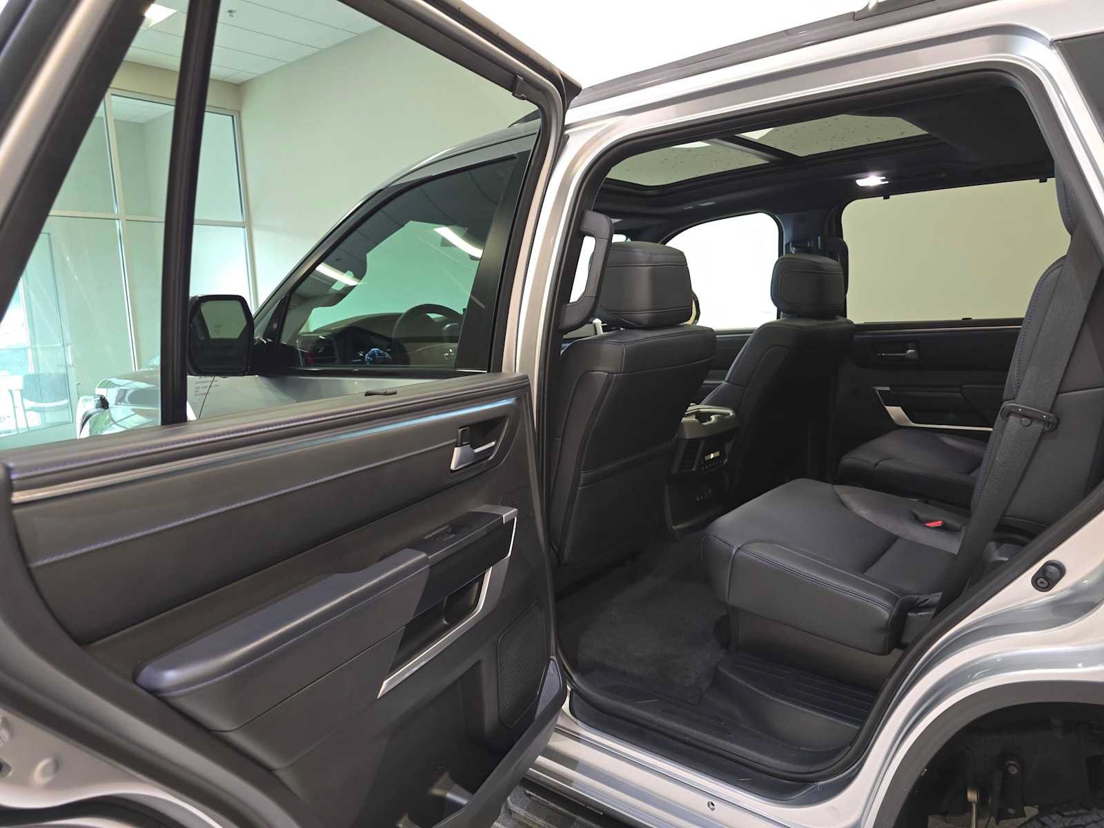 Certified 2025 Toyota Sequoia Platinum w/ TRD Off-Road Package AWD/4WD image 25