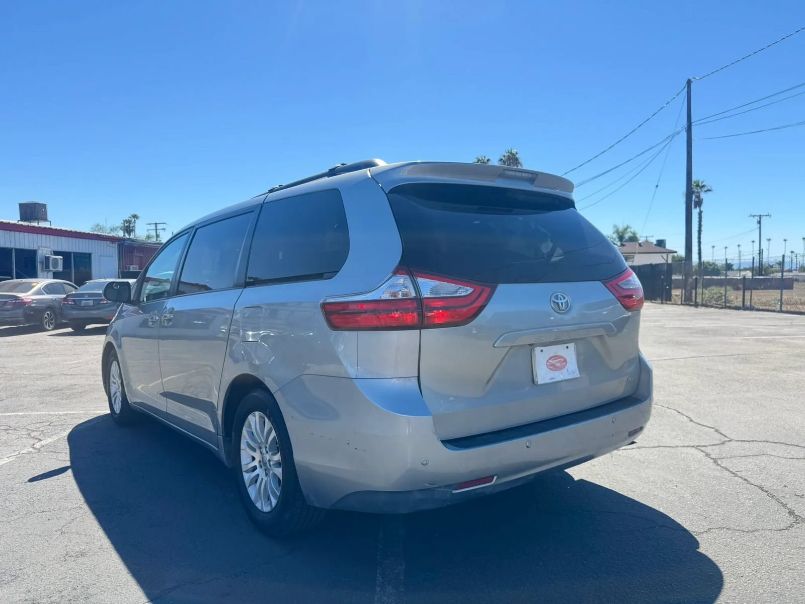 Used 2016 Toyota Sienna XLE w/ XLE Navigation Package FWD image 5