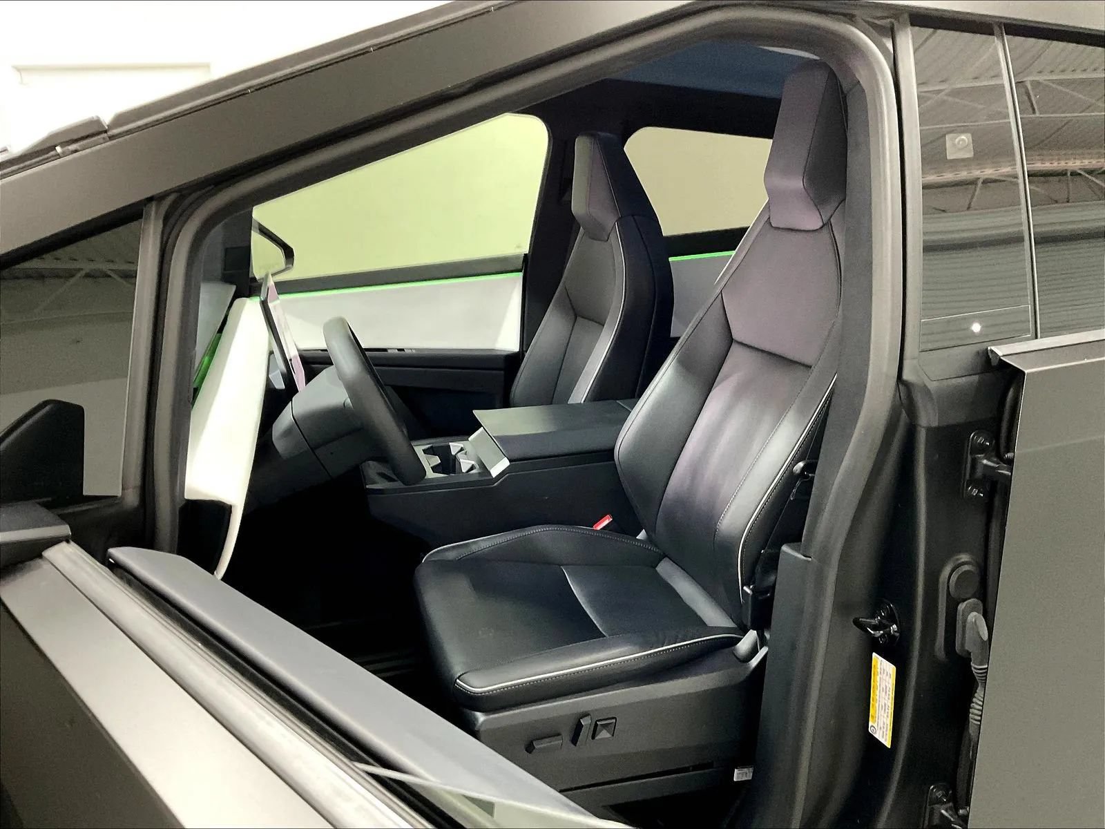 Used 2024 Tesla Cybertruck AWD Crew Cab image 13