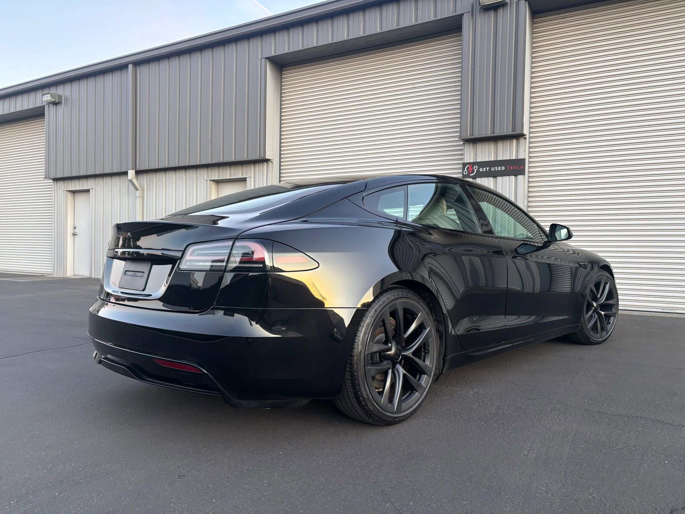 Used 2023 Tesla Model S Standard Range image 8