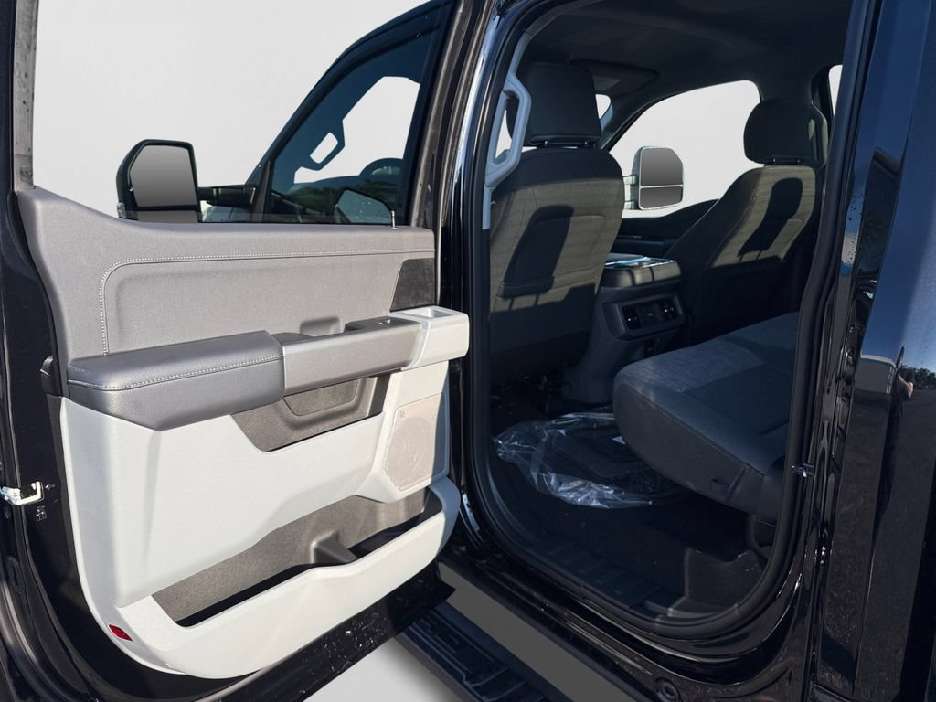 New 2027 Ford F250 XLT w/ XLT Premium Package AWD/4WD image 32