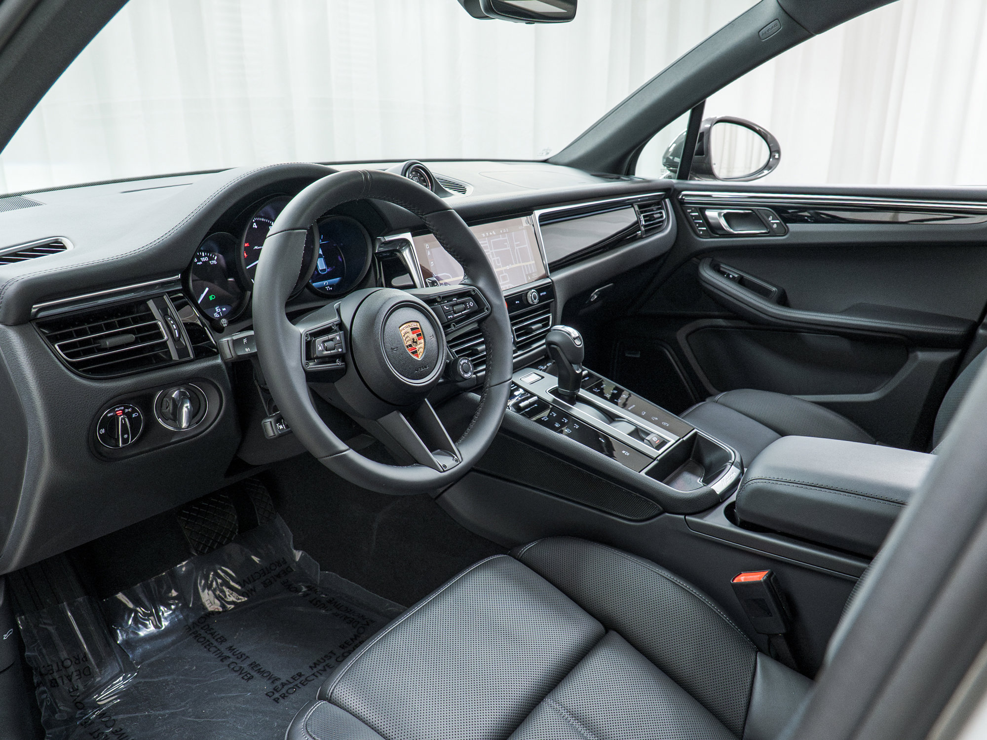 New 2025 Porsche Macan Turbo image 4