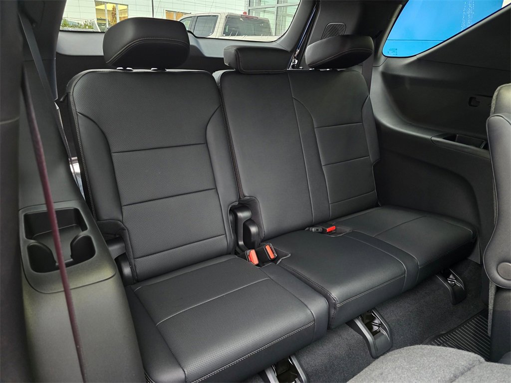 New 2026 Chevrolet Traverse High Country w/ LPO, Floor Liner Package image 13
