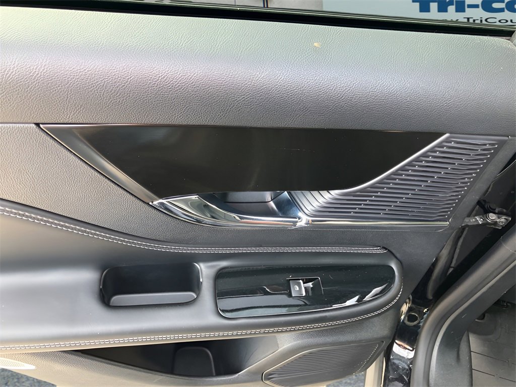 Used 2022 Lincoln Corsair AWD w/ Equipment Group 101A image 43