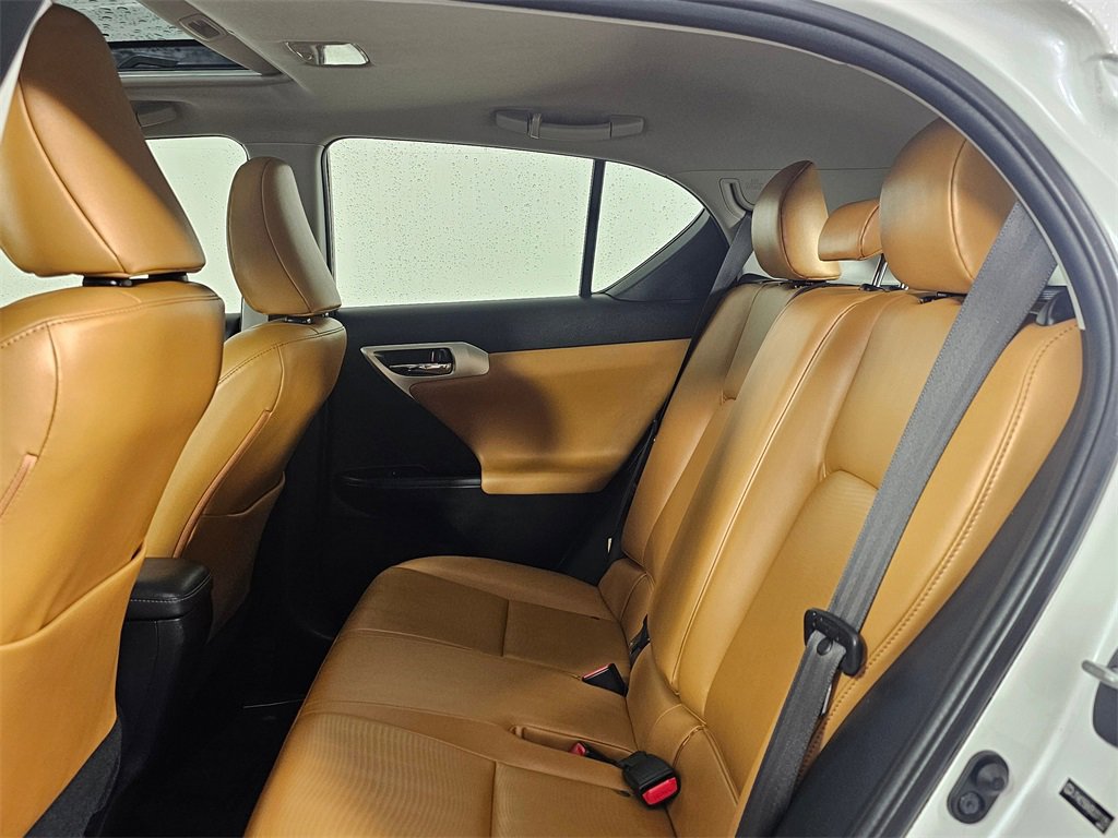 Used 2011 Lexus CT 200h image 17