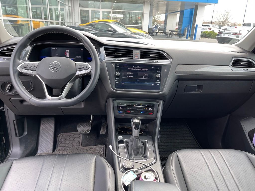 Used 2022 Volkswagen Tiguan SE image 11