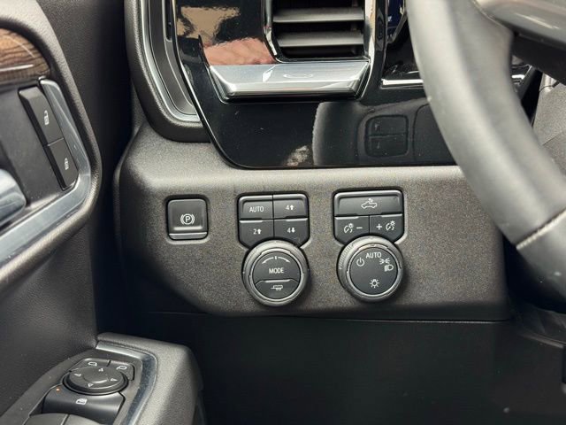 Used 2025 Chevrolet Silverado 1500 LT image 31