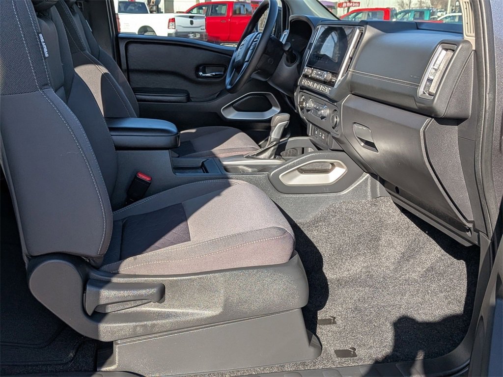 Used 2025 Nissan Frontier SV image 20