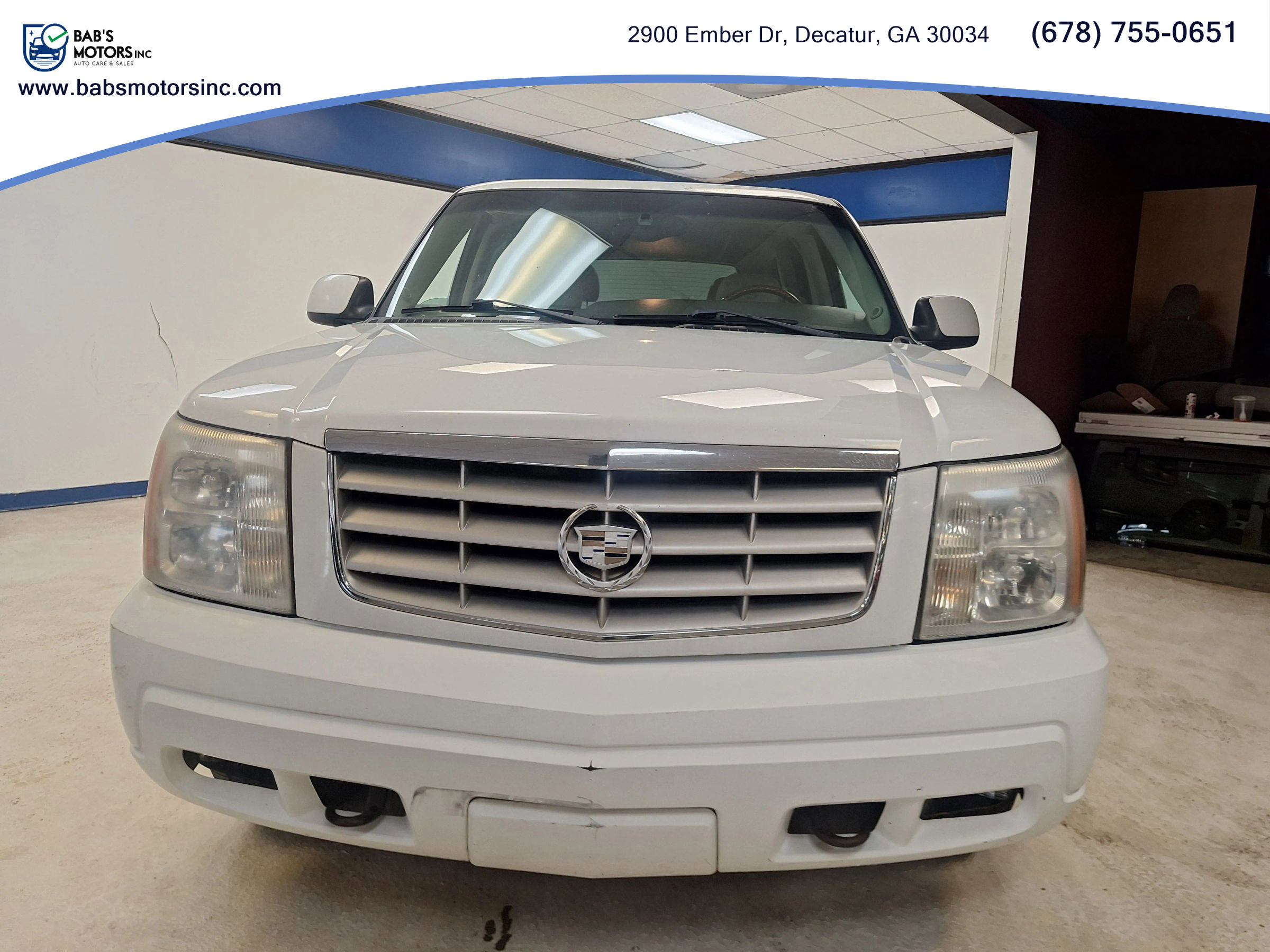 Used 2002 Cadillac Escalade AWD image 2