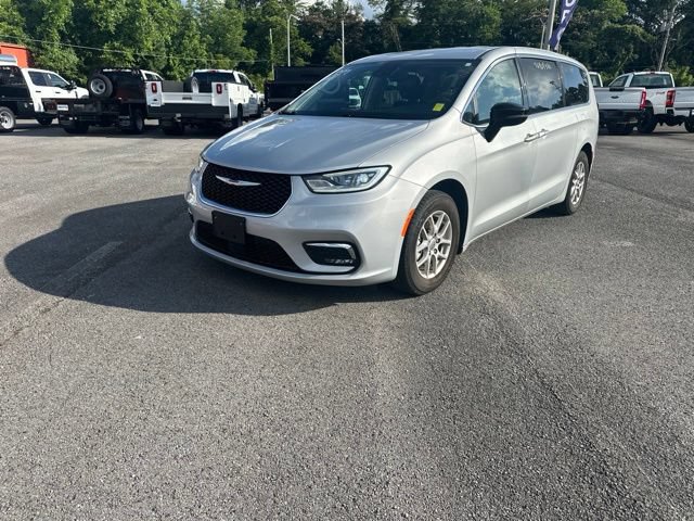Used 2024 Chrysler Pacifica Touring-L FWD video 1