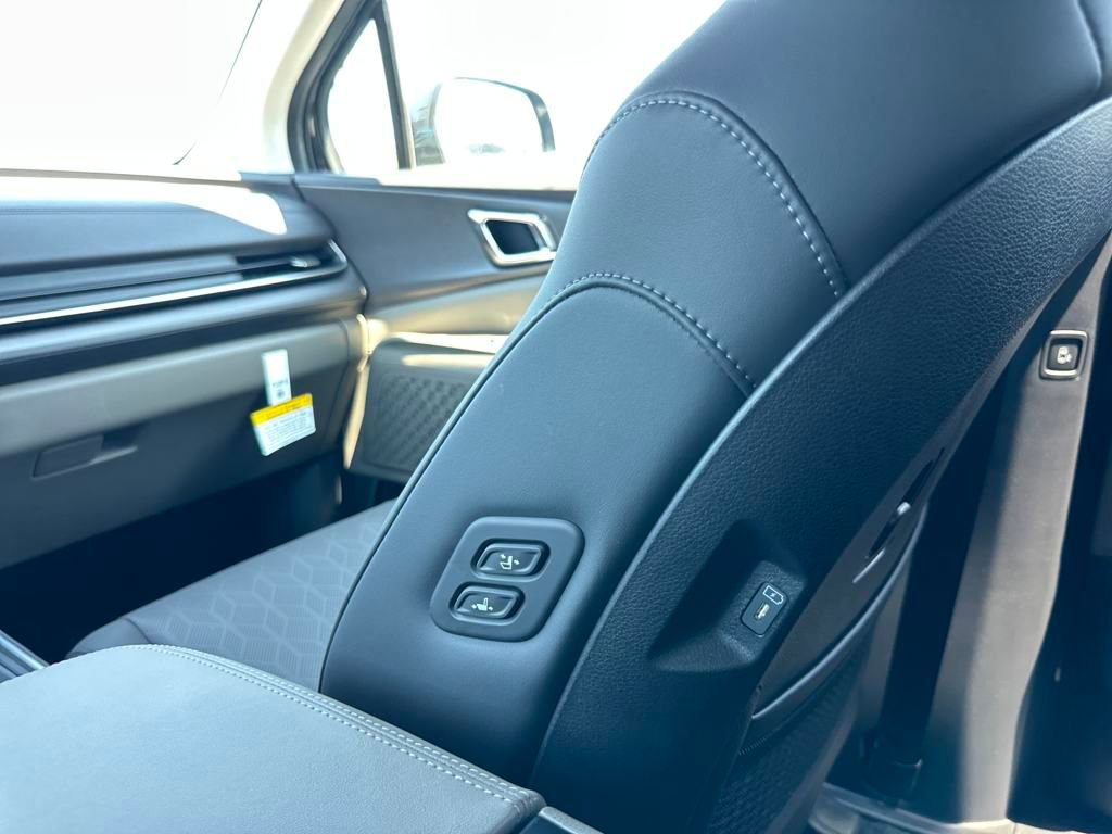 New 2026 Kia Carnival EX image 19