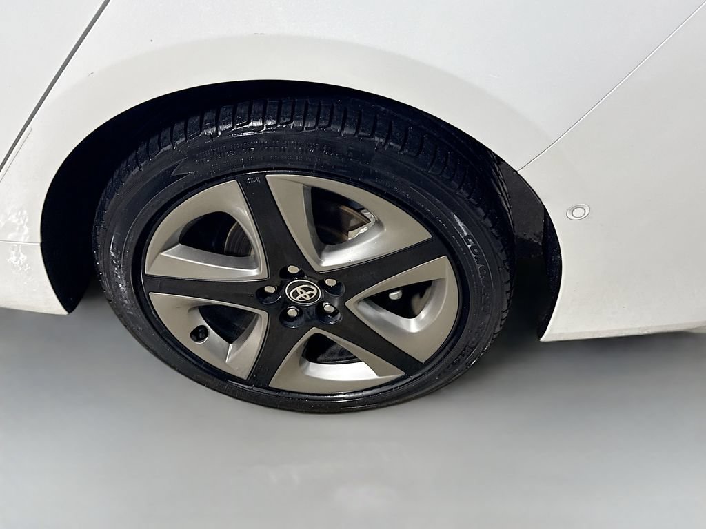 Certified 2022 Toyota Prius XLE FWD image 30